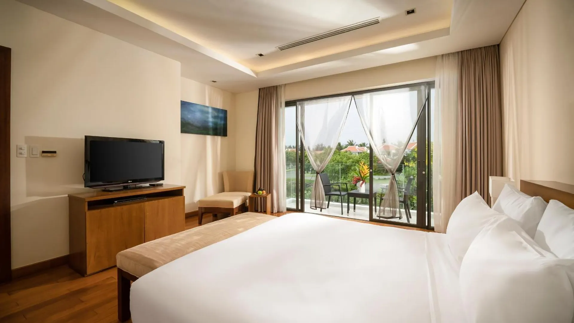 Villa San Vuon Lon Dn Da Nang