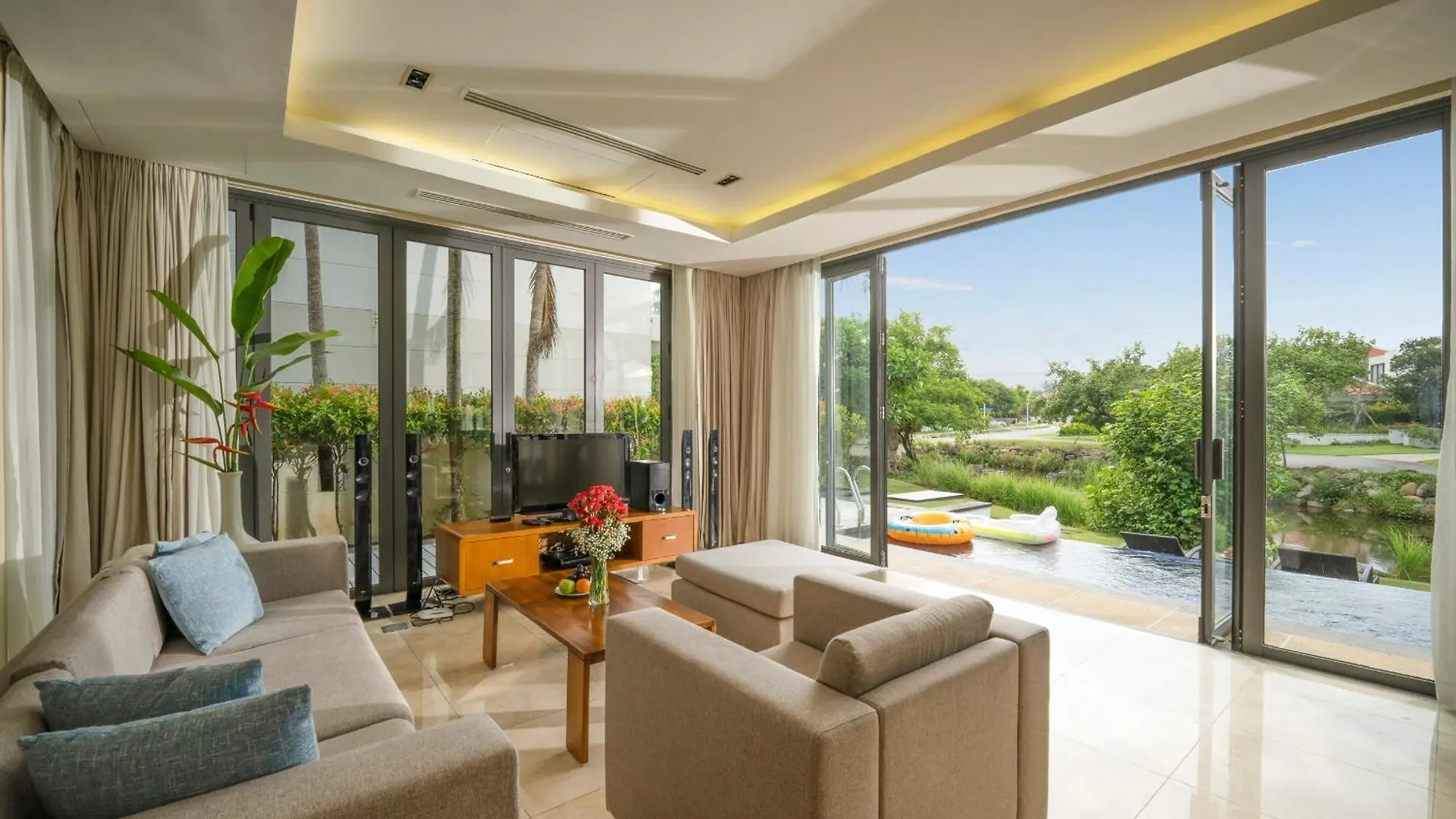 Villa San Vuon Lon Dn Da Nang Vietnam
