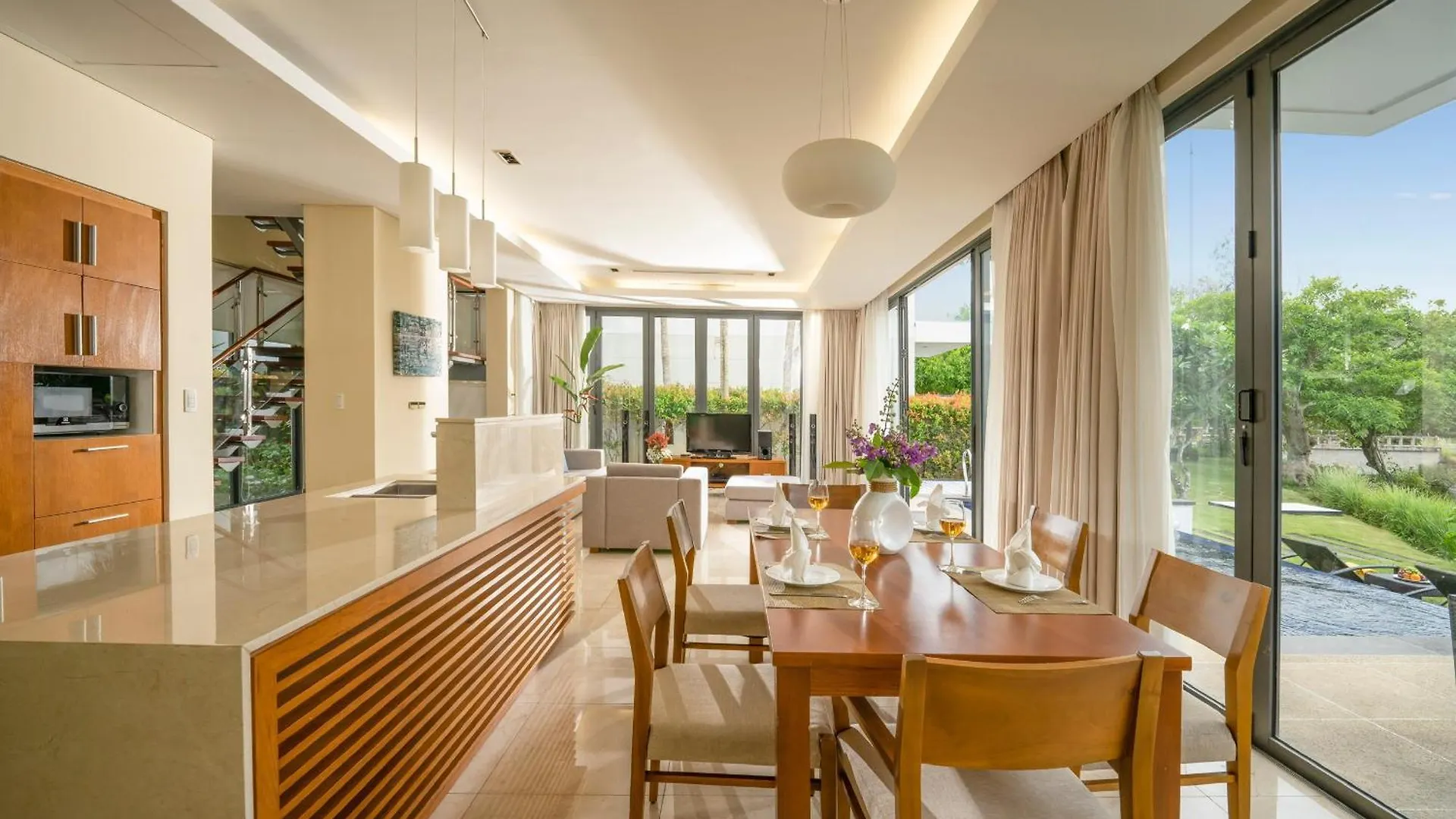 Villa San Vuon Lon Dn Da Nang